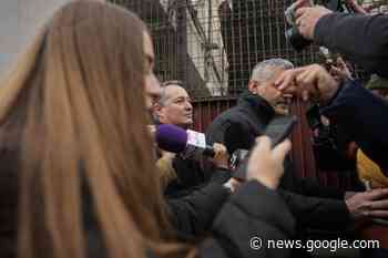 Romanian judge grants 30-day extension of Tate detention - Dawson Creek Mirror