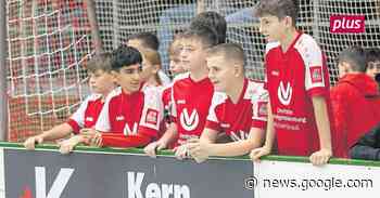 Mainzer Fußballer tanzen Sirtaki in Lampertheim - Echo Online