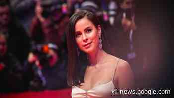 Lena Meyer-Landrut: Ihre “Wild Undone Waves” sind der perfekte Styling-Twist für alle, die gerade einen kurzen Bob tragen - GLAMOUR Germany