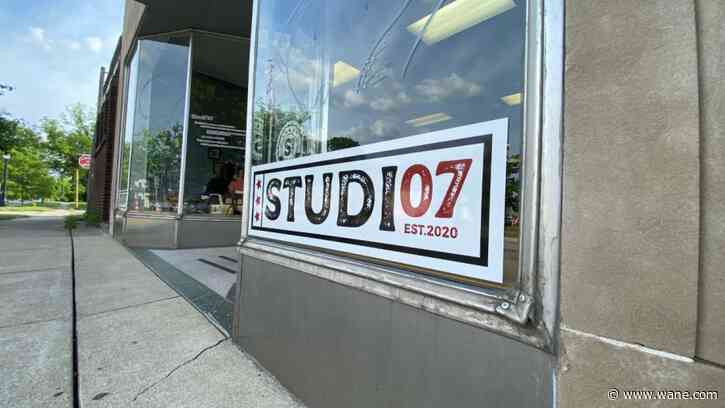 Start the weekend relaxing and supporting Fort Wayne artists at Studi07