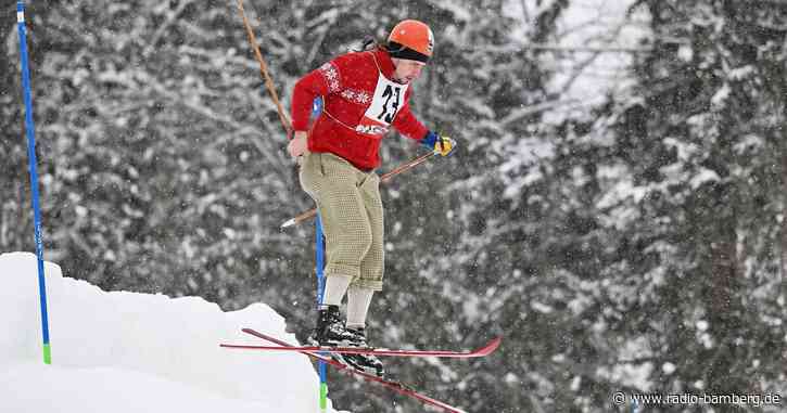 Historisches Rennen «Nostalski» mit Ski aus Holz