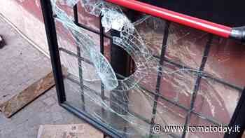 Vandali nel casale occupato a Villa De Sanctis: vetri rotti e danni all'arredamento