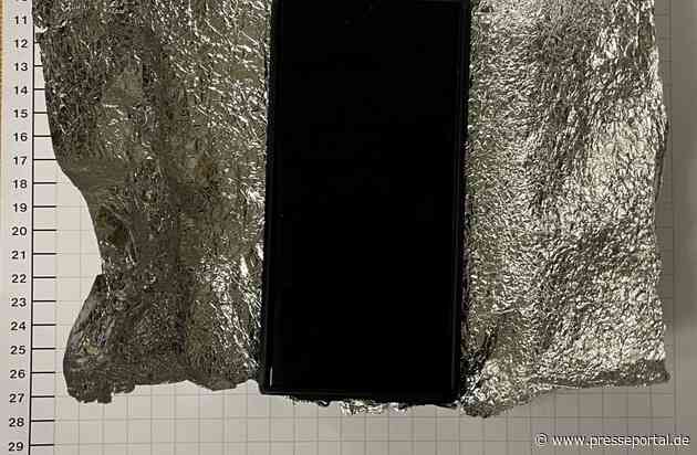 BPOL NRW: 23-Jähriger versucht Koffer im Zug zu entwenden - Bundespolizei findet gestohlenes Handy