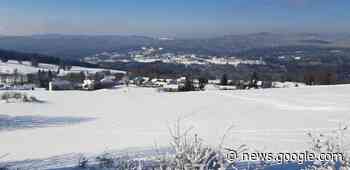 Ce joli village tout enneigé à 1h30 de Lyon est le plus haut perché ... - actu.fr