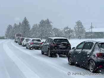 Viele Unfälle wegen Schnee im Kreis Ravensburg - Polizei kommt ... - Schwäbische