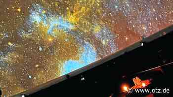 Tiefenentspannung im Orionnebel: Yoga im Jenaer Planetarium