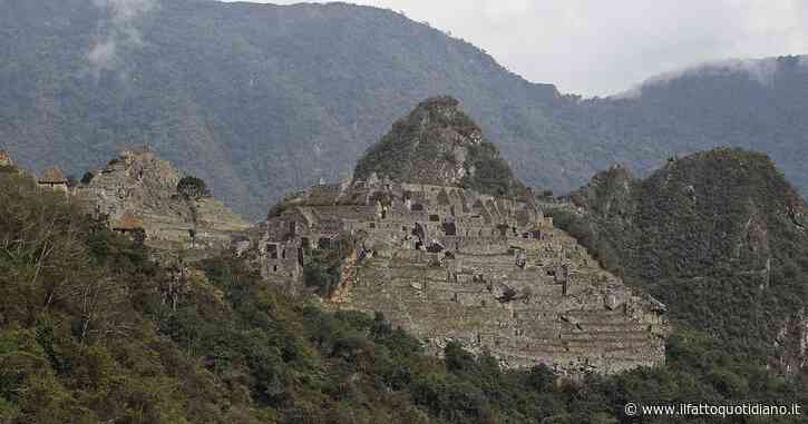 Perù, chiusa Machu Picchu per blocco ferroviario: tra i turisti “intrappolati” anche diversi italiani