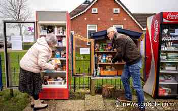 Met de zaklamp naar de weggeefkast om stiekem eten te halen ... - Friesch Dagblad