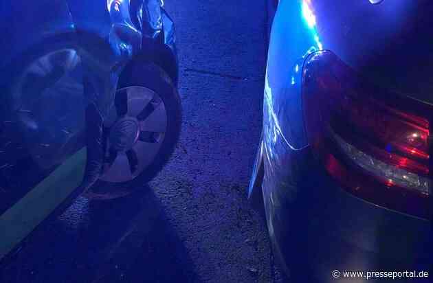 POL-BI: Kurze Unachtsamkeit führt zu Verkehrsunfall mit einer leichtverletzten Fahrerin und drei beschädigten Fahrzeugen.