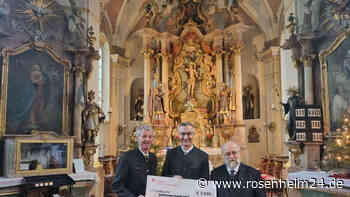 Sparkasse spendet für Sebastiani-Kirche in Bad Aibling: Förderverein braucht Gelder für wichtige Renovierung