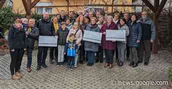Blumen Gloning und Ostalb Immobilien spenden 5250 Euro - Schwäbische