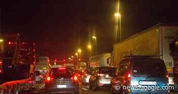 Rechterrijstrook versperd op A12 richting Antwerpen ter hoogte van ... - Het Laatste Nieuws