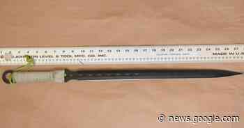 Dauphin, Man. RCMP search for 3 teen suspects after man knifed ... - Global News