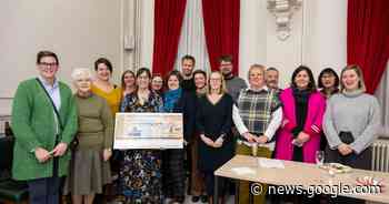 Kunstraad steunt basisscholen met cheques in strijd tegen ... - Het Laatste Nieuws