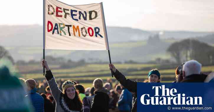 Thousands march across Dartmoor to demand right to wild camp