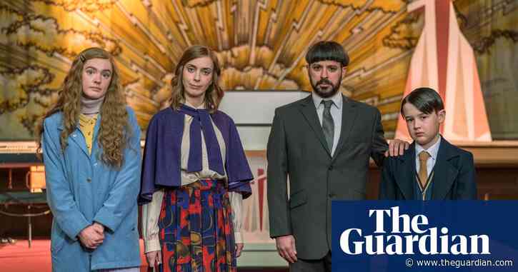 Everyone Else Burns: this great new British comedy will make you laugh again and again