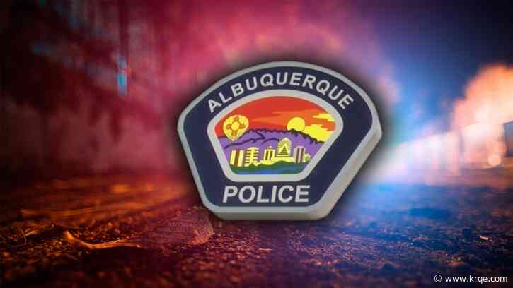 Homicide detectives investigating after dead body found on Albuquerque's west side