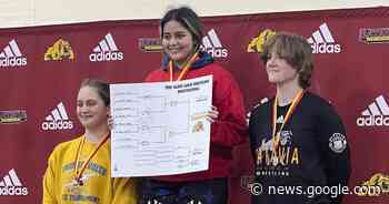 Wrestling: Ionicca Rivera carries the torch for West Aurora - Chicago Tribune