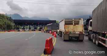 Por alto precio del peaje, camioneros bloquearon la vía Santa Fe ... - Telemedellín