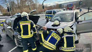 Unfall auf der B55: Autofahrer ärgern Einsatzkräfte - soester-anzeiger.de