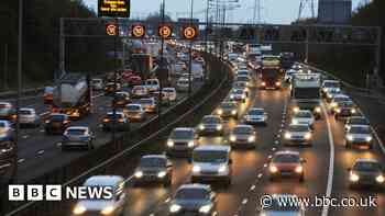 M6 in Warwickshire reopens after lorry and three cars crash