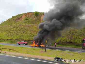 Populares queimam pneus e fecham BR 101 em Anchieta em ... - A Gazeta ES