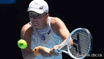 Top-ranked Swiatek falls to Rybakina in straight sets at Australian Open