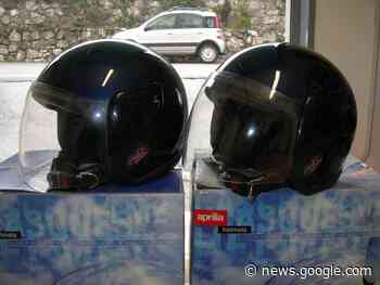Vendo CASCHI nr. 2 modello JET Aprilia a Ala (codice 9101554) - Moto.it