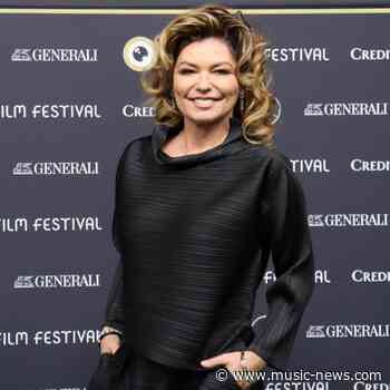 Shania Twain was 'petrified' to sing after throat op