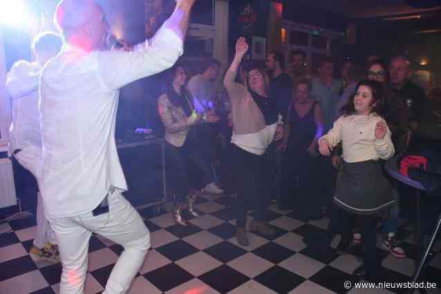 The Pick Hardo Bross partyband brengt ambiance tijdens opening ’t Vervolg