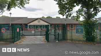 Paul Scott: Ban for head teacher who made breast comments - BBC