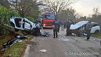 Frontale tra due auto: un morto e tre feriti gravi - Today.it