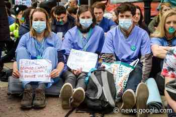 Junior doctors in England back strike action - Dudley News