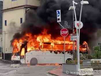 Torna l'incubo ultras per il derby Paganese-Casertana: bus di tifosi in fiamme