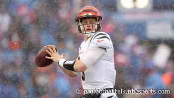 Joe Burrow hits Hayden Hurst for touchdown, Bengals lead 14-0