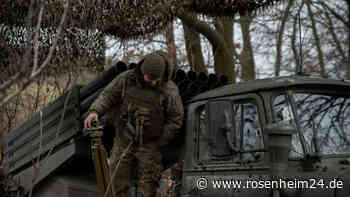 Verluste in der Ukraine: Verletzte Soldaten werden in Lkws in besetztes Krankenhaus bei Cherson gebracht