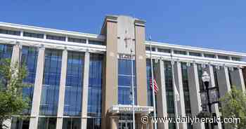 Man found dead in Elgin Police Department jail cell