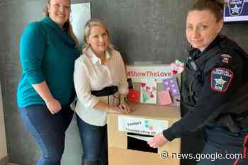 'Lift their spirits': Put pen to paper, show seniors some love - BarrieToday