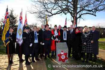 'Humbling' Holocaust memorial service held in Havering
