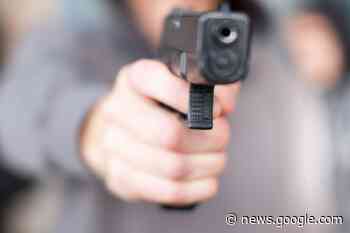 Rapina in tabaccheria ad Acerra: botte in testa al commesso col ... - Fanpage.it