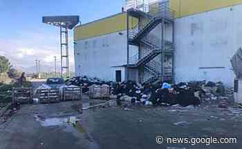 Discarica a cielo aperto nella zona industriale di Acerra - Cronache della Campania