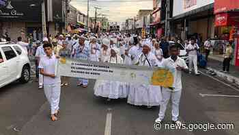 Juazeiro do Norte: Centenas de pessoas descem a São Pedro em ... - Site Miséria