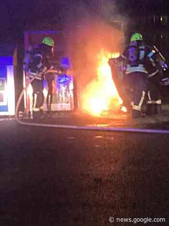 Feuerwehr Papenburg wird zu brennendem Kleidercontainer gerufen - NordNews.de