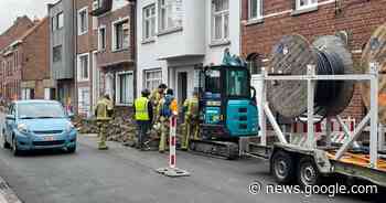 Opnieuw gaslek bij werken aan voetpad in Izegemse centrum - Het Laatste Nieuws