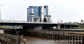 A63 in Hull 'at a standstill' after two-vehicle crash - recap
