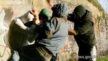 Pioltello, baby gang aggredisce 15enne: frattura cranica - IL GIORNO