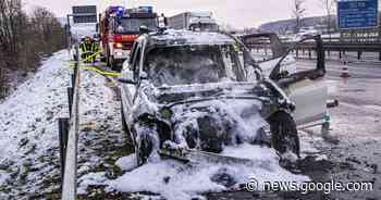 Auto geht auf der A8 bei Schwemlingen und Merzig in Flammen auf - Saarbrücker Zeitung