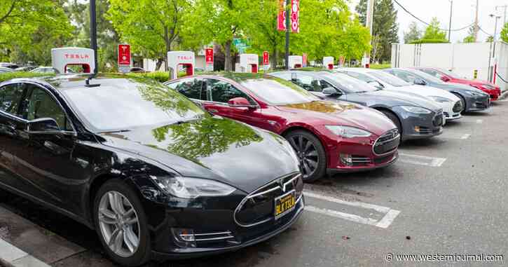 EV Discord: Tesla Owners Punishing Peers Who Park at Superchargers Without Charging