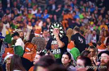 PDC-Darts-Weltmeisterschaft - Esslinger Darts-Fans feiern die WM gemütlich - Esslinger Zeitung
