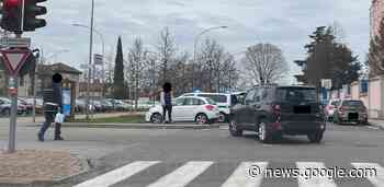 VERCELLI VIA NATALE PALLI – Precedenza non rispettata ... - vercellioggi.it/